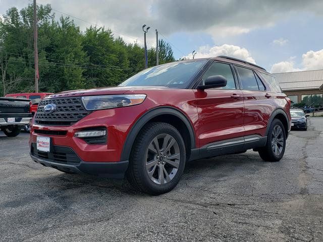 Used 2021 Ford Explorer XLT w/ Equipment Group 202A AWD/4WD image 3