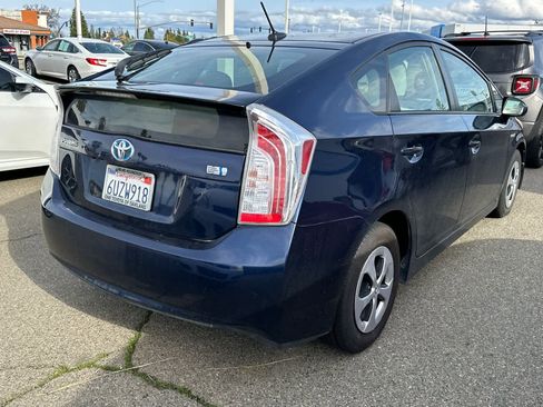 Used 2012 Toyota Prius Two image 2