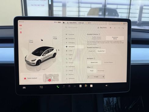 Used 2023 Tesla Model 3 Standard Range image 12