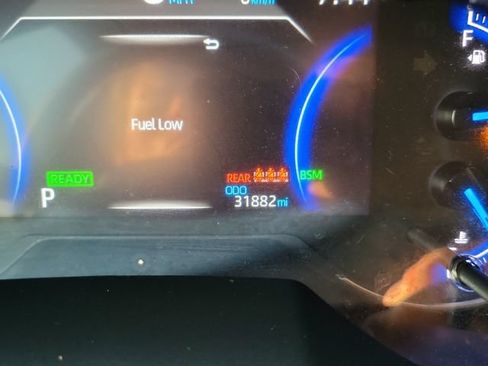 Used 2025 Toyota RAV4 XLE AWD/4WD image 18