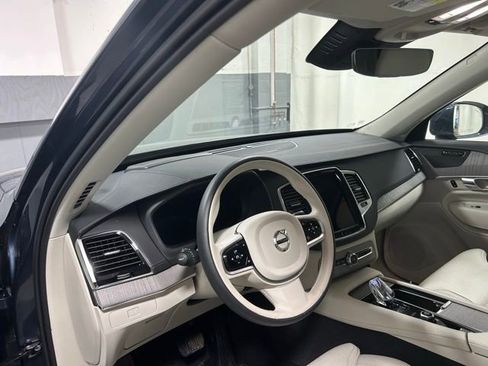 Used 2025 Volvo XC90 B5 Ultra image 10