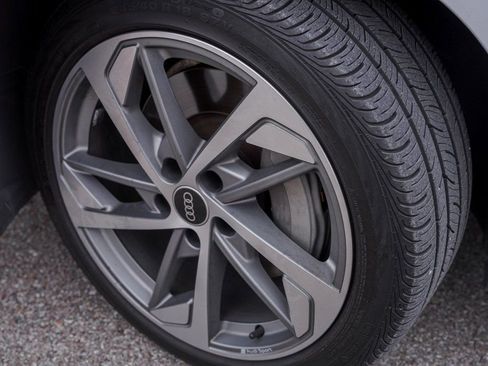 Used 2021 Audi A4 2.0T Premium Plus w/ Premium Plus Package image 4