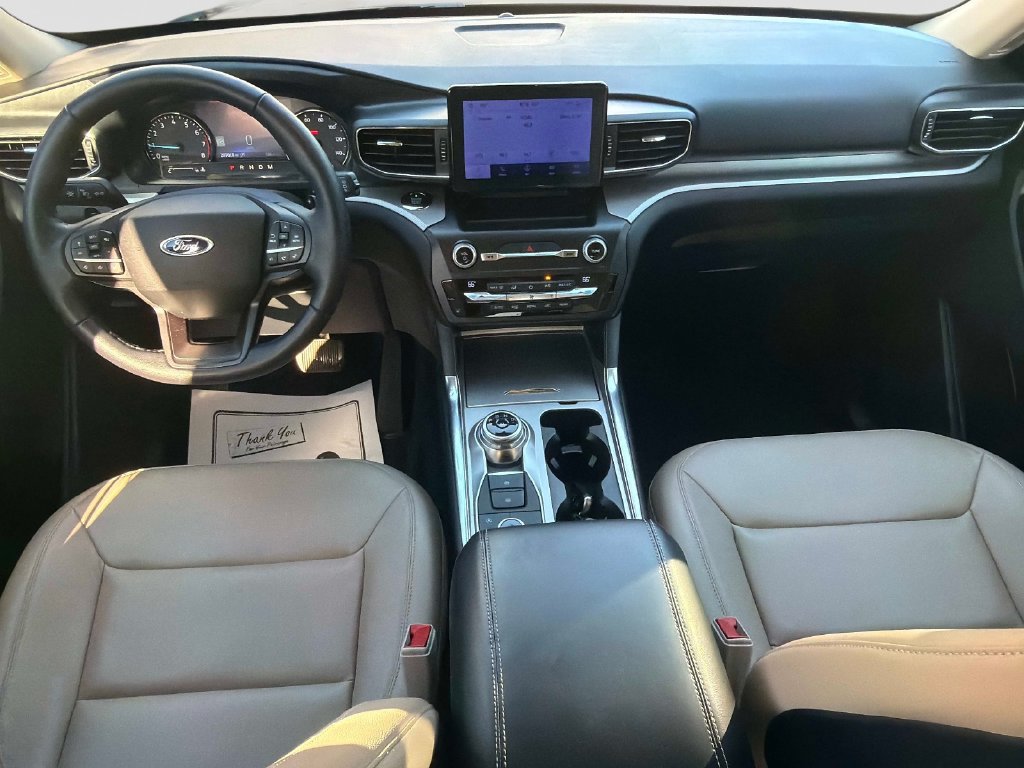 Used 2020 Ford Explorer XLT w/ Equipment Group 202A AWD/4WD image 16