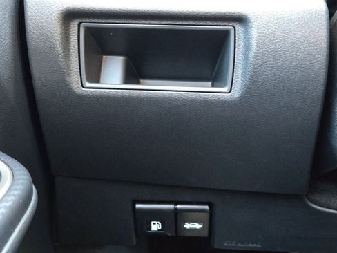 Used 2025 Nissan Versa SR w/ Trunk Package image 23