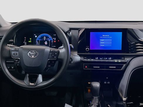 Used 2025 Toyota Camry LE w/ Convenience Package FWD image 18