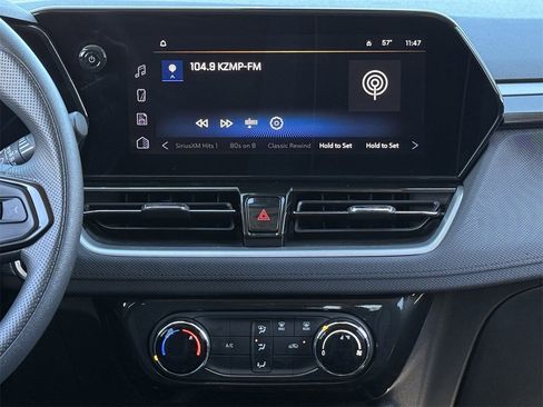 Used 2025 Chevrolet TrailBlazer LT image 16