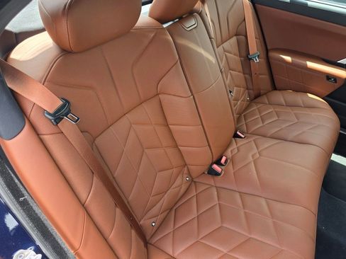 Certified 2023 BMW 760i xDrive AWD/4WD image 21