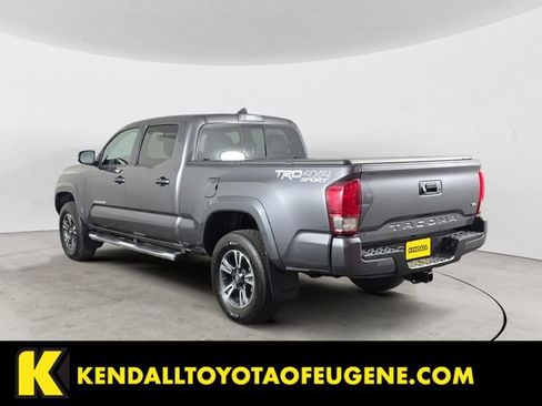 Used 2017 Toyota Tacoma TRD Sport image 3