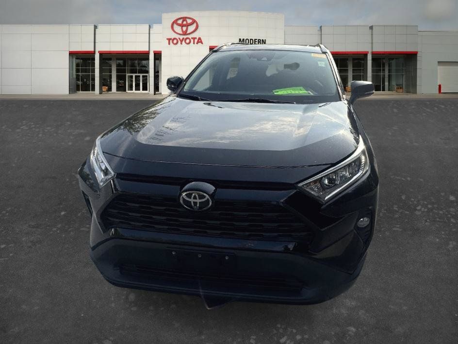Used 2020 Toyota RAV4 XLE w/ Convenience Package AWD/4WD image 5