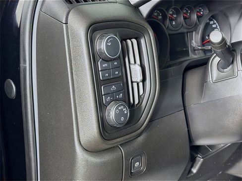 Used 2020 Chevrolet Silverado 1500 Custom Trail Boss w/ Custom Convenience Package image 10