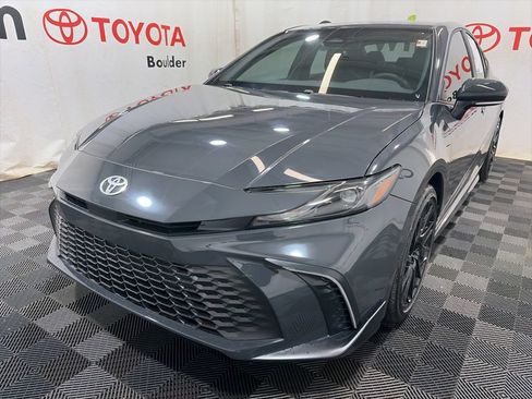 Used 2026 Toyota Camry SE FWD image 3