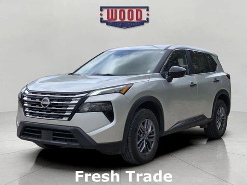 Used 2024 Nissan Rogue S image 3