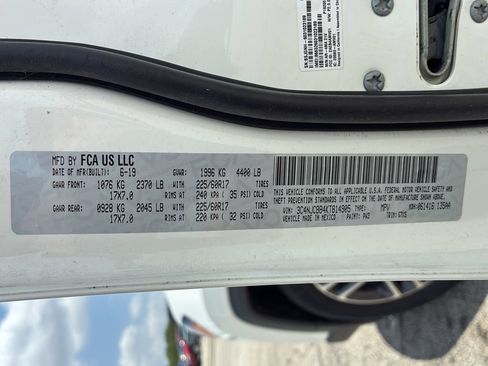 Used 2019 Jeep Compass Latitude FWD image 38