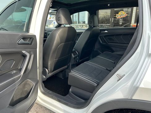Used 2023 Volkswagen Tiguan SEL R-Line image 19