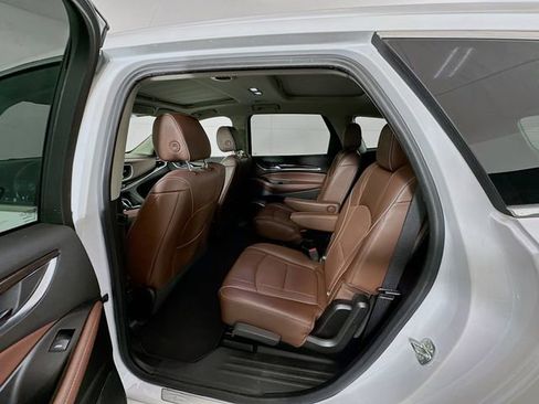 Used 2020 Buick Enclave Avenir w/ Avenir Technology Package image 26