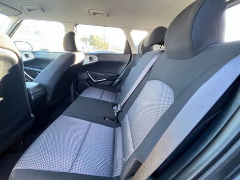 Used 2025 Kia Soul LX w/ LX Technology Package image 23