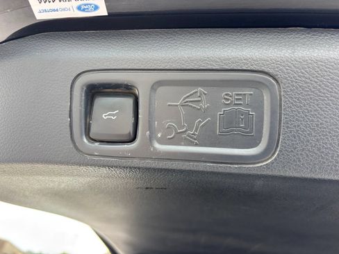 Used 2024 Ford Expedition XLT AWD/4WD image 17