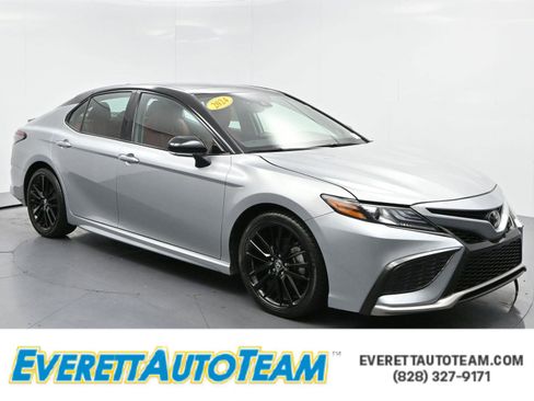 Used 2024 Toyota Camry XSE FWD image 1