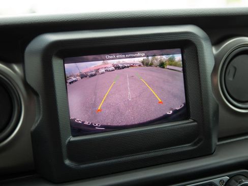 Used 2023 Jeep Wrangler Unlimited w/ Cold Weather Group AWD/4WD image 16