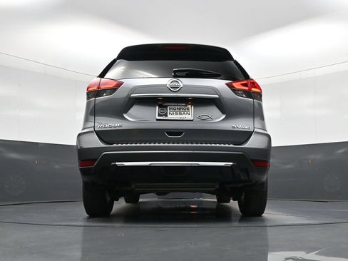Used 2018 Nissan Rogue SV w/ Premium Package AWD/4WD image 21