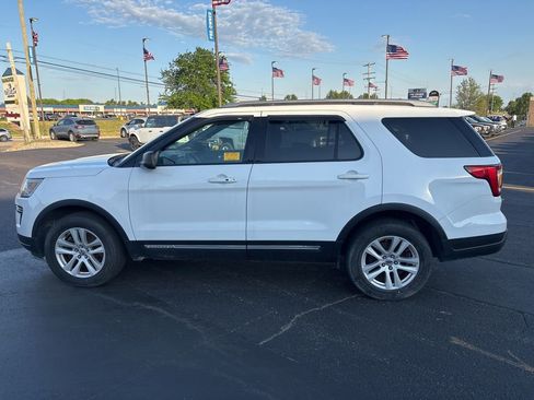 Used 2018 Ford Explorer XLT AWD/4WD image 8