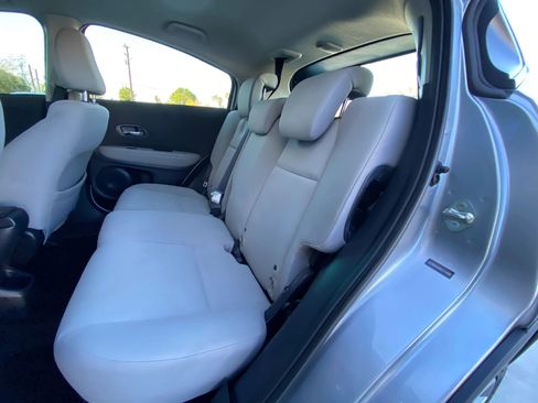 Used 2019 Honda HR-V LX image 29