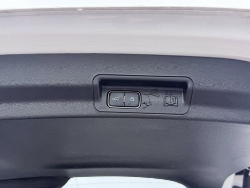 Used 2025 Ford Explorer ST-Line w/ ST-Line Street Pack AWD/4WD image 10