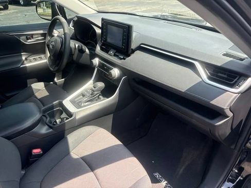 Used 2019 Toyota RAV4 XLE w/ Convenience Package FWD image 15