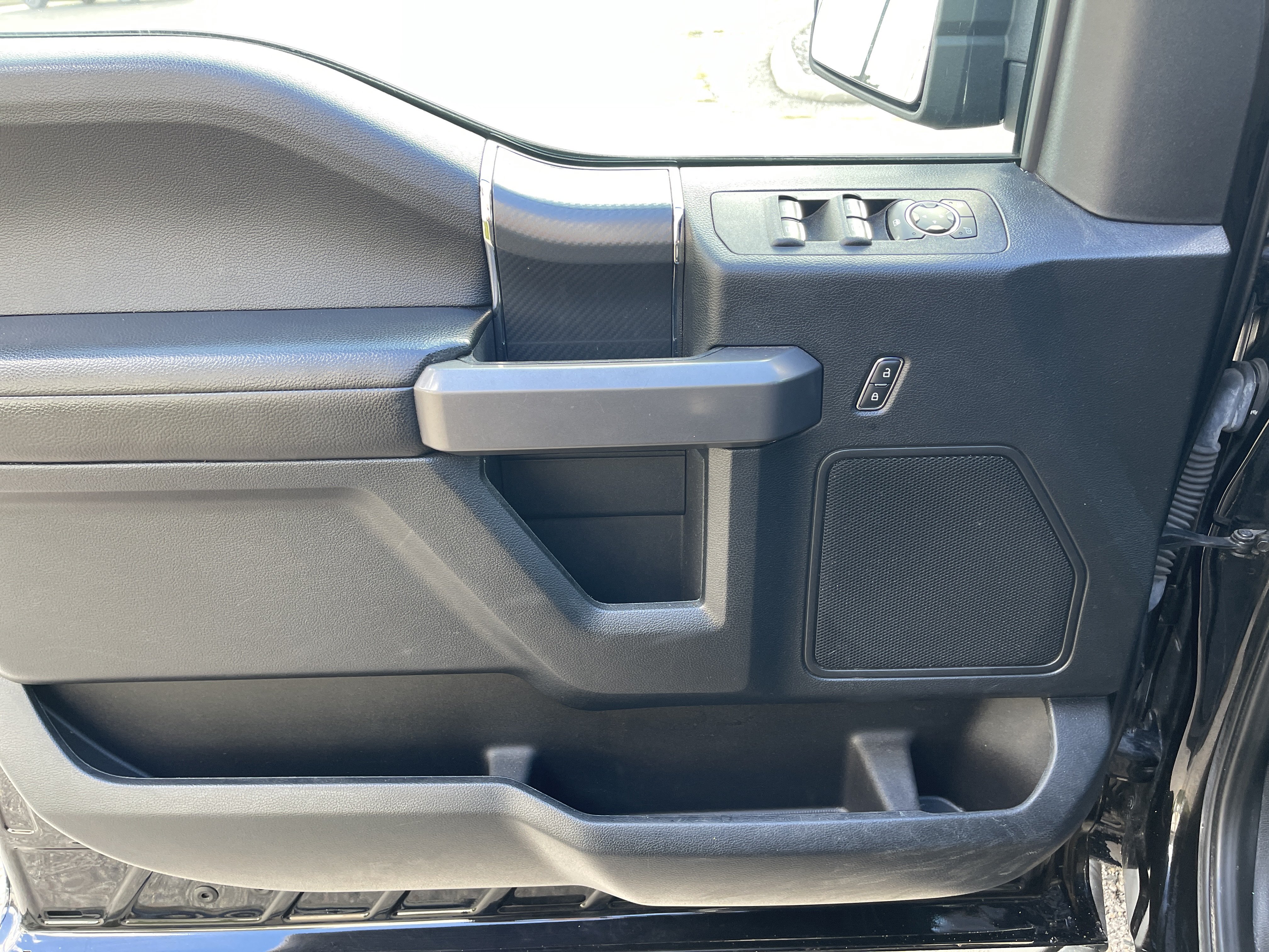 Used 2019 Ford F150 XLT w/ Equipment Group 302A Luxury AWD/4WD image 12