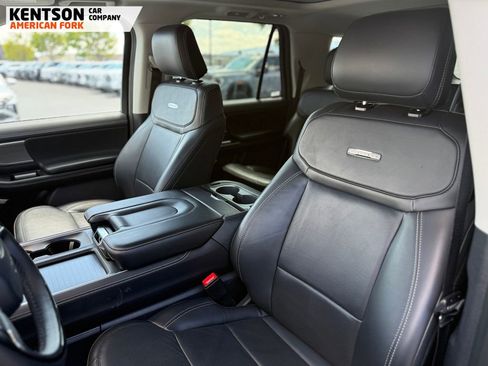 Used 2025 Ford Expedition Max Platinum AWD/4WD image 32