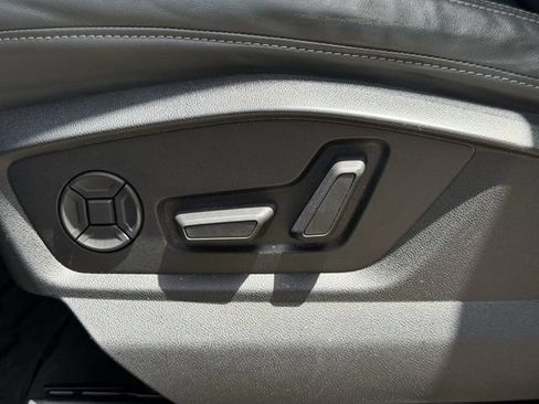 Used 2019 Audi Q8 Prestige AWD/4WD image 27