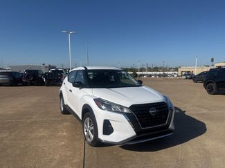 Used 2022 Nissan Kicks S video 2