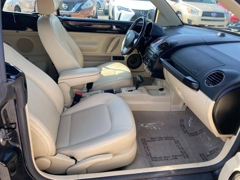 Used 2009 Volkswagen Beetle S image 19