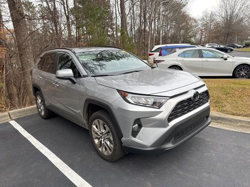 Used 2019 Toyota RAV4 XLE Premium image 1