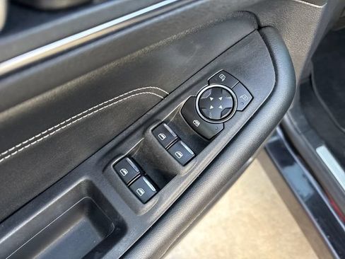 Used 2022 Ford Edge Titanium AWD/4WD image 11