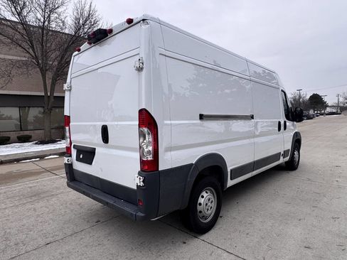 Used 2017 RAM ProMaster 2500 w/ Interior Convenience Group image 4