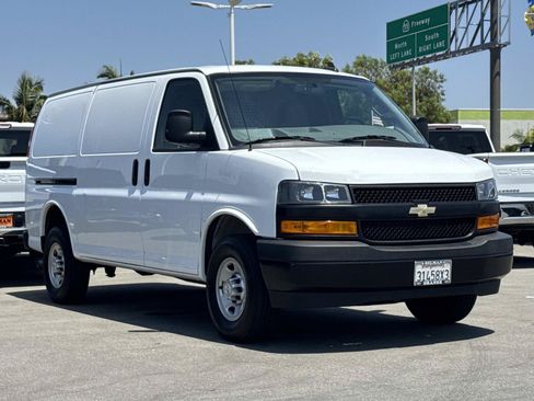 Used 2023 Chevrolet Express 2500 w/ Driver Convenience Package RWD image 3