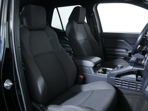 Used 2025 Toyota 4Runner SR5 AWD/4WD image 13