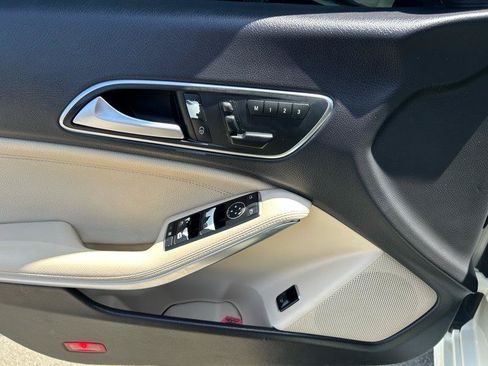 Used 2014 Mercedes-Benz CLA 250 image 7