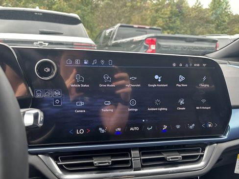 New 2026 Chevrolet Equinox EV LT image 19