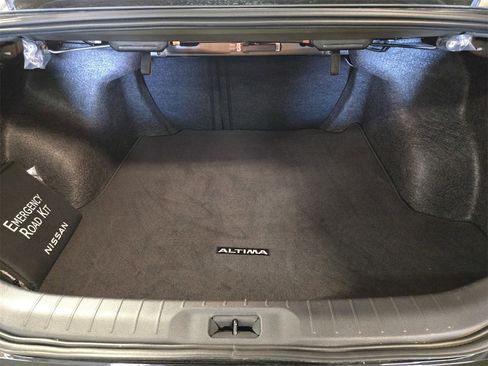 Used 2025 Nissan Altima 2.5 S image 12