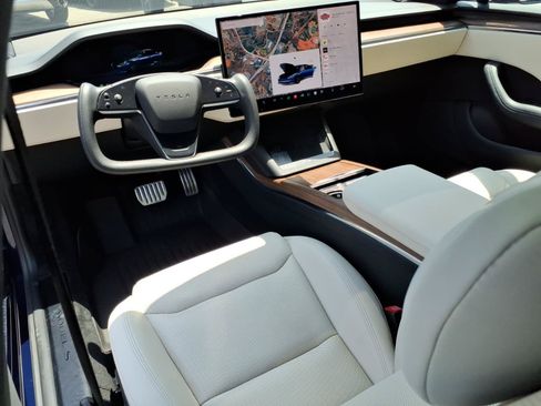 Used 2022 Tesla Model S AWD/4WD image 18