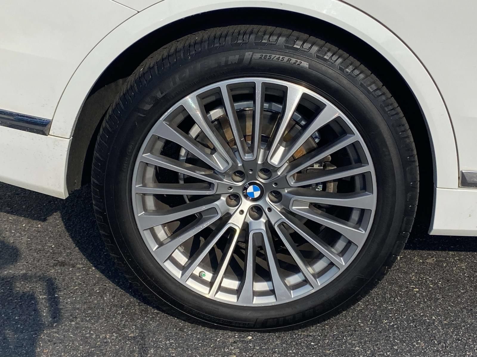 Used 2021 BMW X7 xDrive40i w/ Luxury Seating Package AWD/4WD image 8