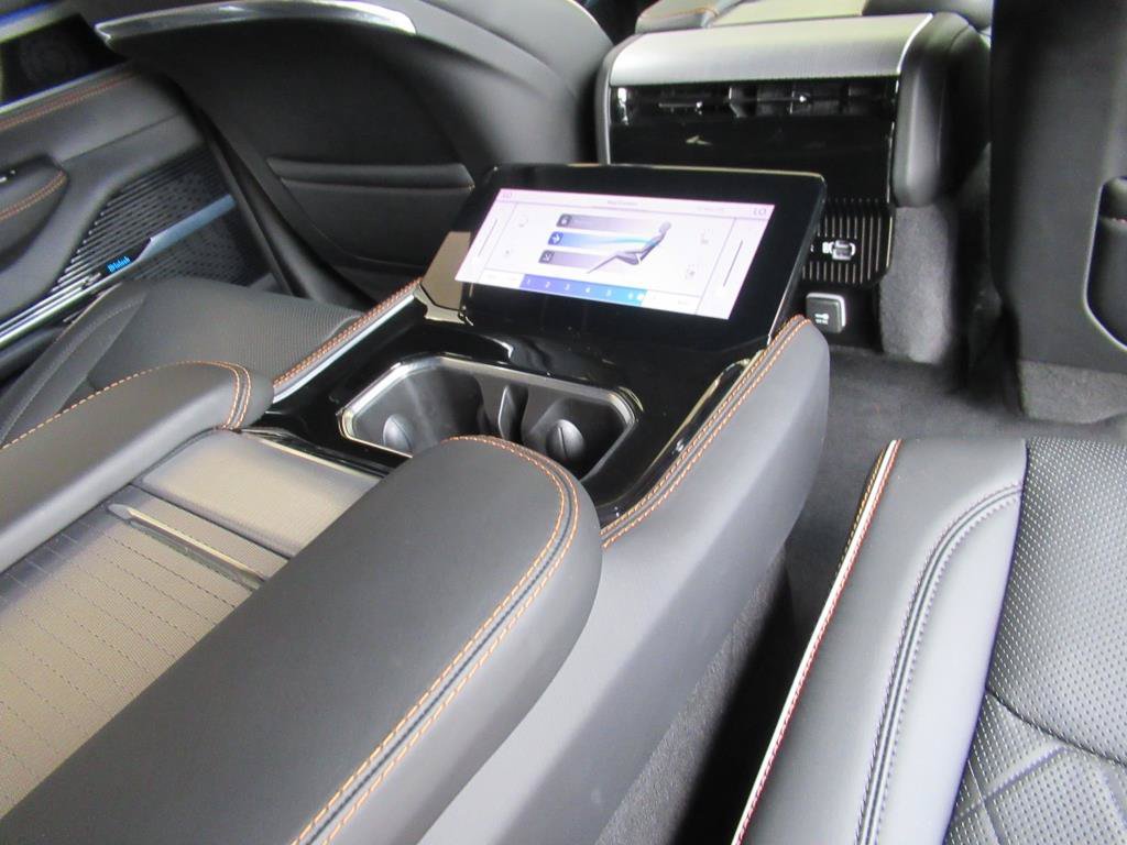 Used 2023 Jeep Grand Wagoneer Series III AWD/4WD image 17