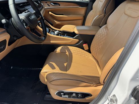 Used 2022 Jeep Grand Cherokee L Summit image 14