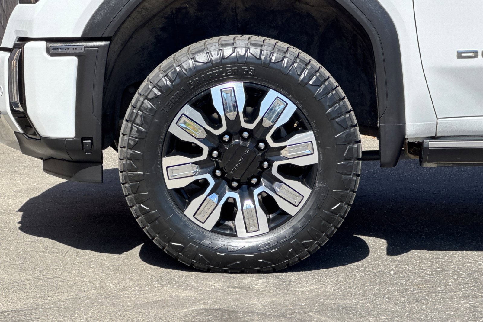 Used 2024 GMC Sierra 2500 Denali w/ Denali Reserve Package AWD/4WD image 26