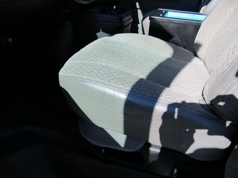 Used 2021 Chevrolet Express 2500 w/ Driver Convenience Package image 19