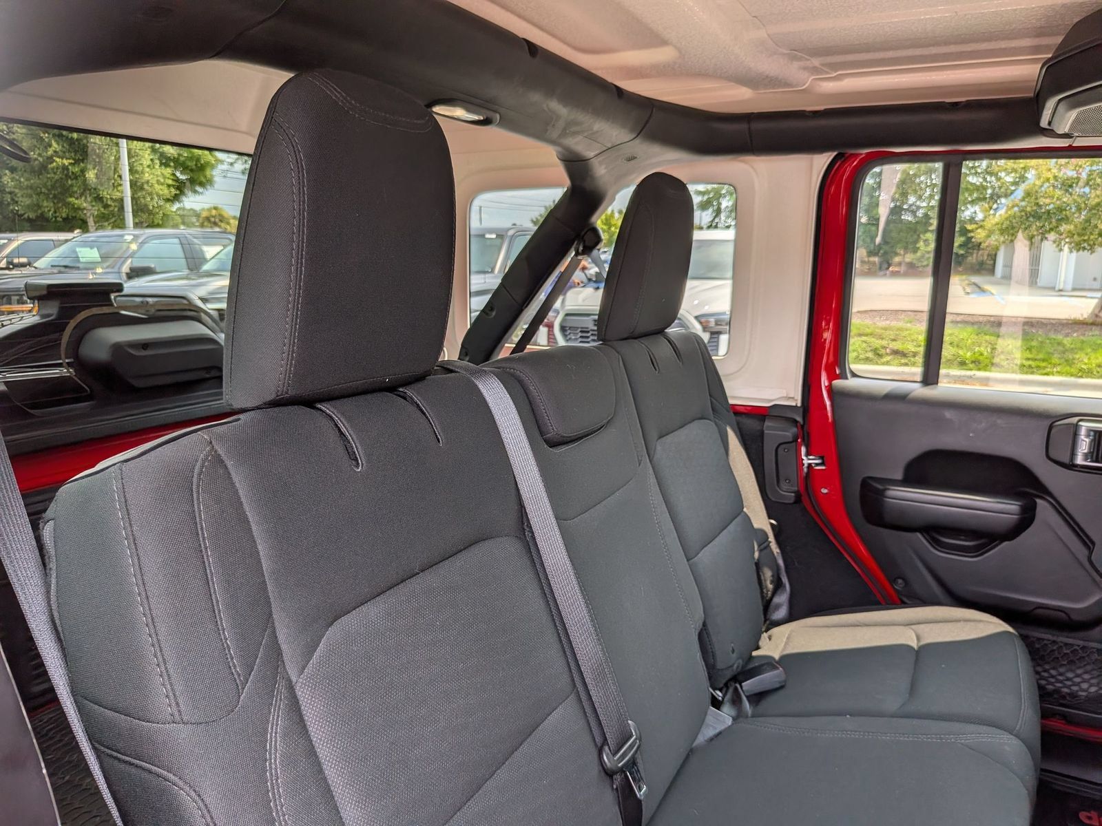 Used 2018 Jeep Wrangler Unlimited Sport S AWD/4WD image 30