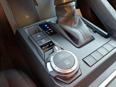New 2025 Toyota Tacoma SR5 AWD/4WD image 13