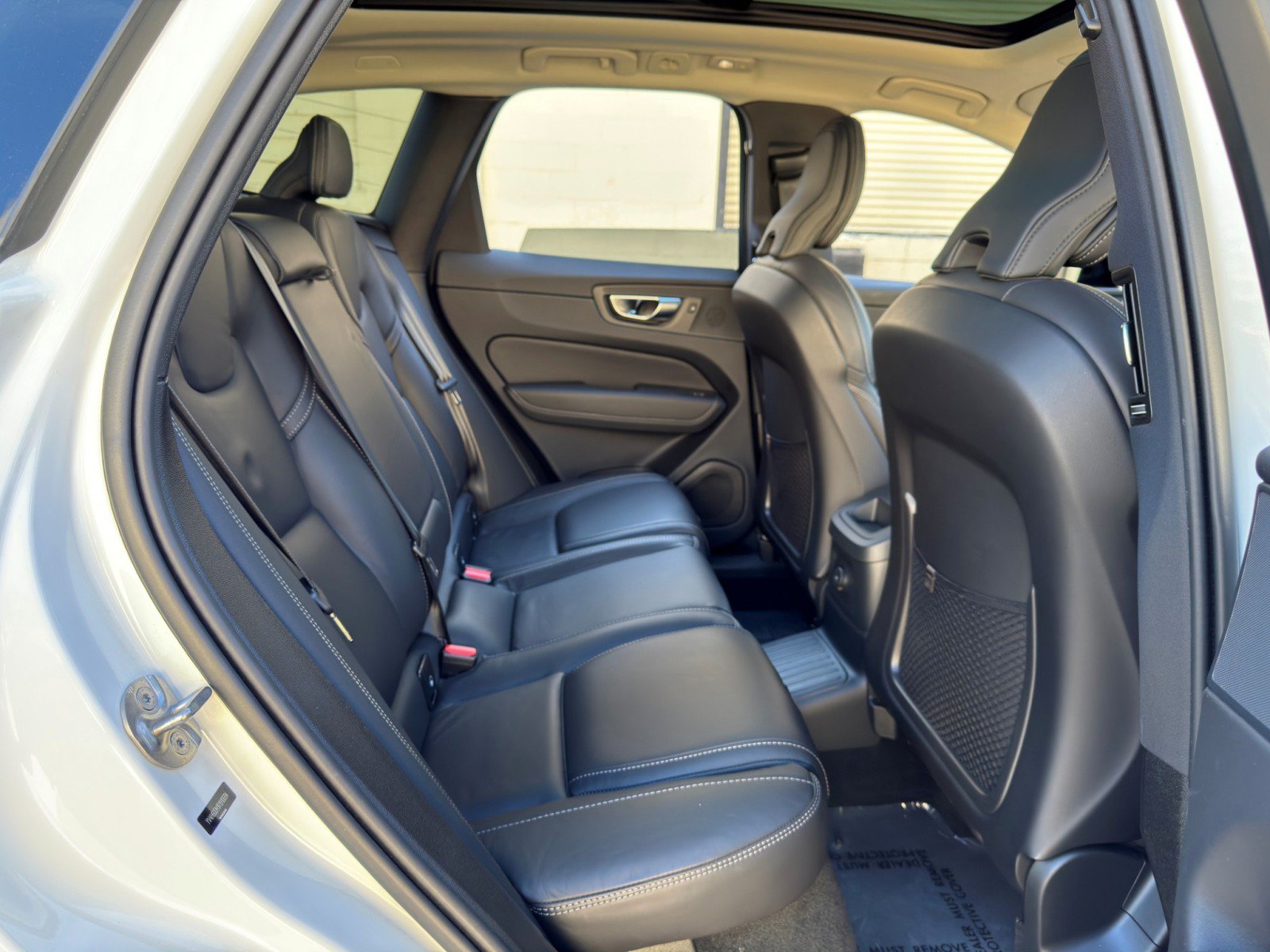 Used 2024 Volvo XC60 T8 Ultimate w/ Protection Package Premier AWD/4WD image 39